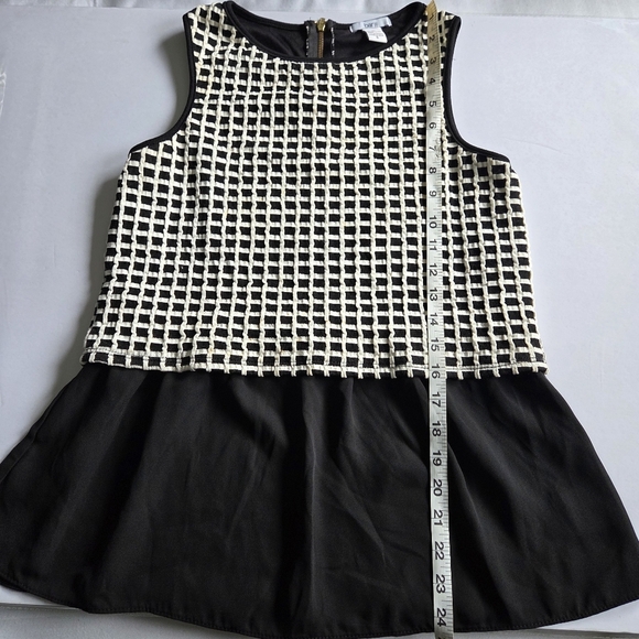 Bar III Black and White Sleeveless Peplum Top - Picture 4 of 6
